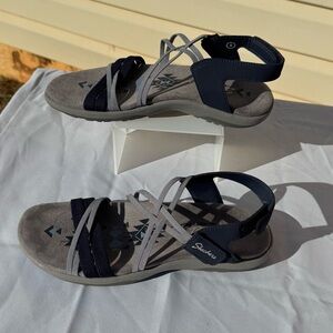 Skechers Navy and Gray Strappy Women’s Sandals Size 8